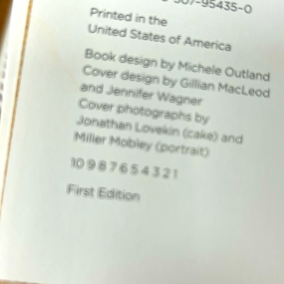 2013 Martha Stewart’s CAKES   first edition soft cover 352 pages - Picture 5 of 6